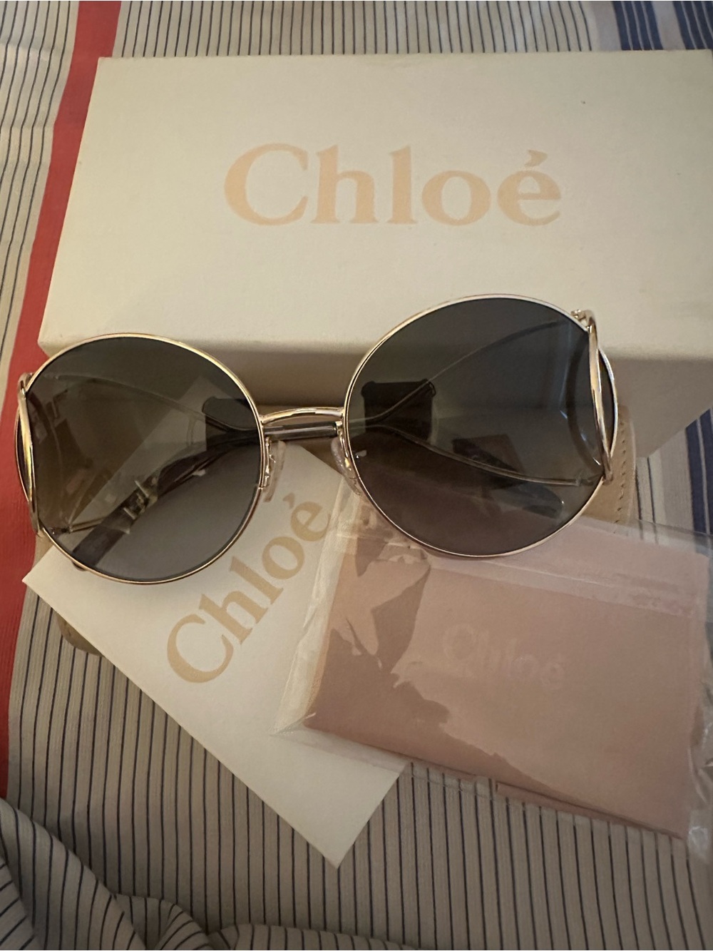 Chloé Gold Round Sunglasses with Gray Gradient Lenses